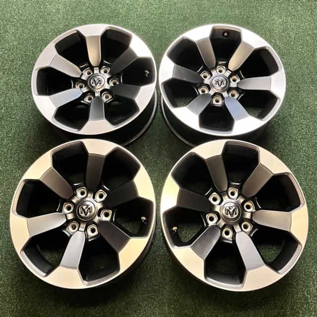 6x139.7 R18 Dodge RAM 1500 REBEL Originál Alu + senzory