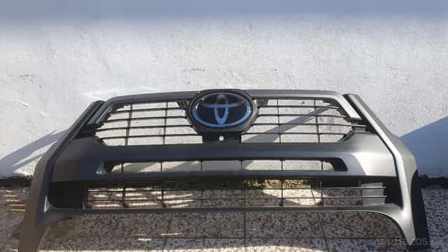 TOYOTA HILUX INVINCIBLE - maska