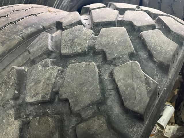 MICHELIN 365/80/20 365/80r20 365 80 20 nakladač