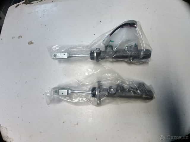 Hlavní brzdový válec na Suzuki samurai jimny vitara