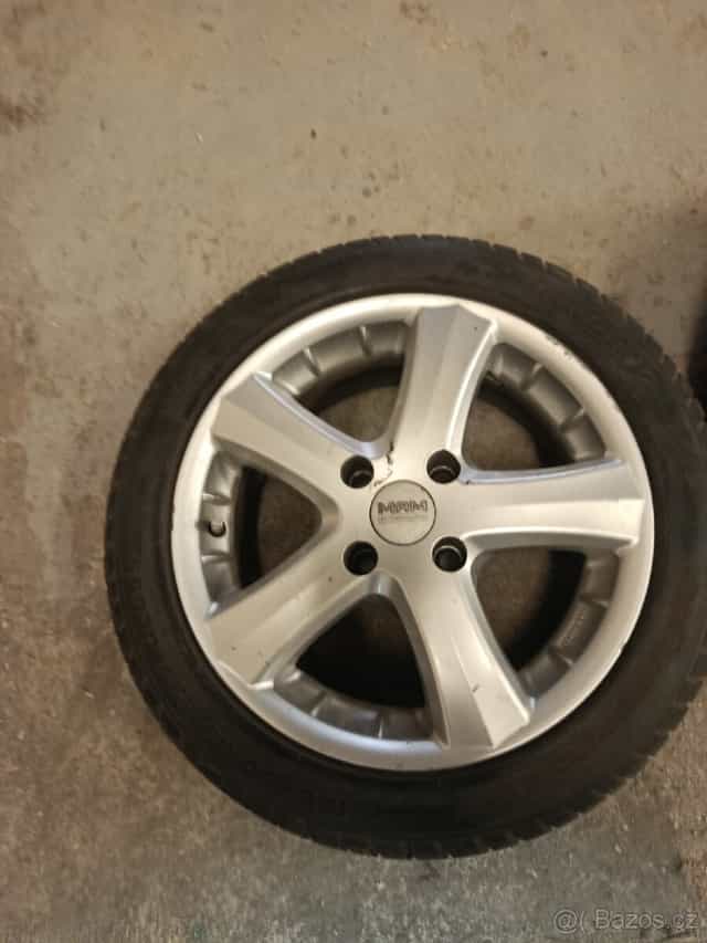 Prodám 4x4 LA na Ford Sierra 6.5Jx15H2 rozteč 4x108+Po2.