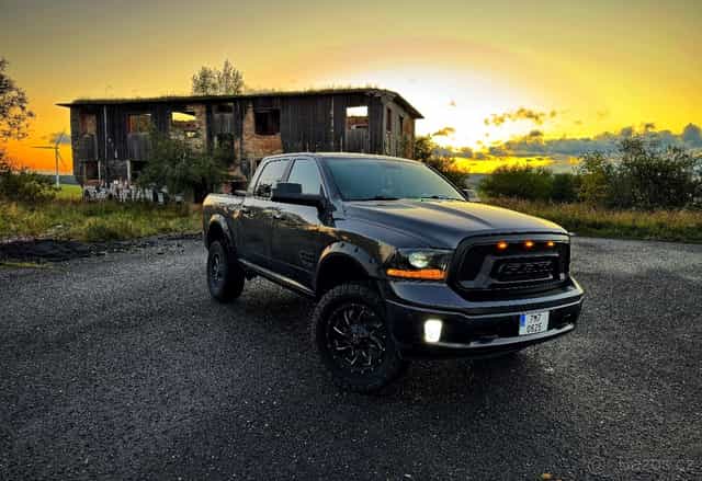 Dodge RAM 1500 5,7Hemi - Laramie, LPG,