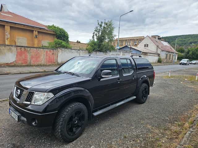 Nissan Navara D40 2.5 dCi 4x4 – hardtop, offroad kola, pěkný