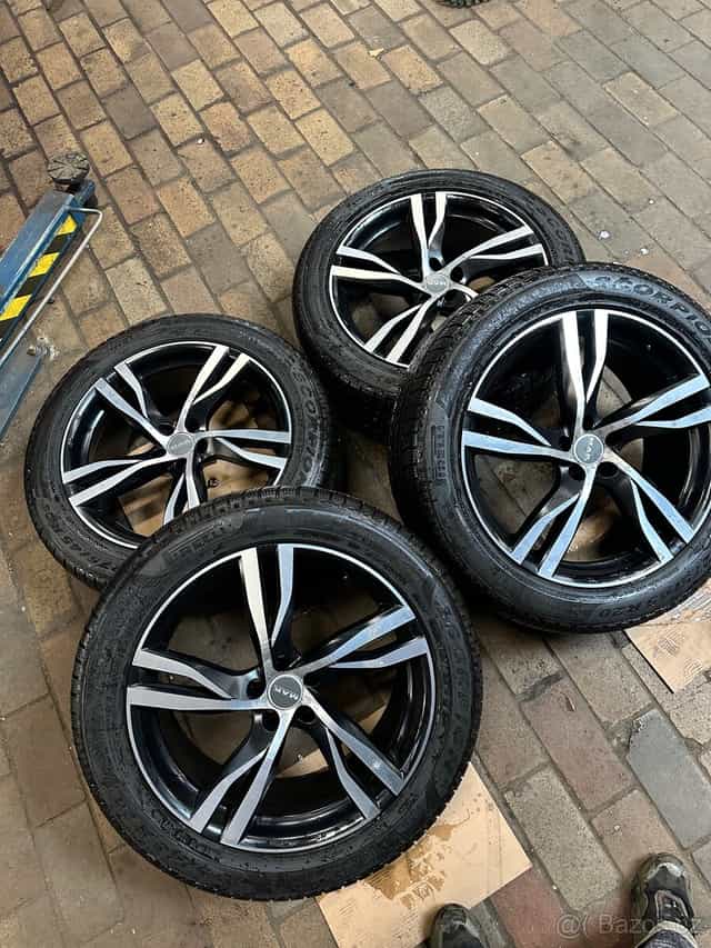 Prémiová sada 20" kol MAK s pneu Pirelli 275/45R20
