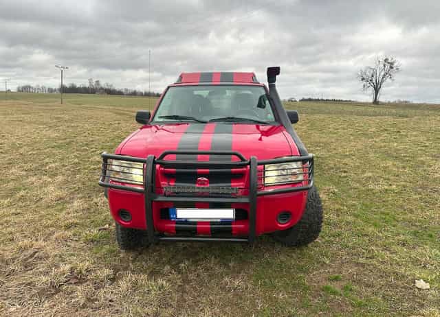 Nissan,  Frontier, 3,3, 157 KW