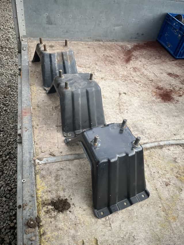 Prodám držák rezervy Defender