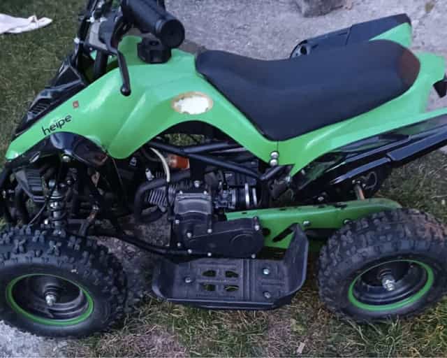 Prodám dětskou benzínovou čtyřkolku