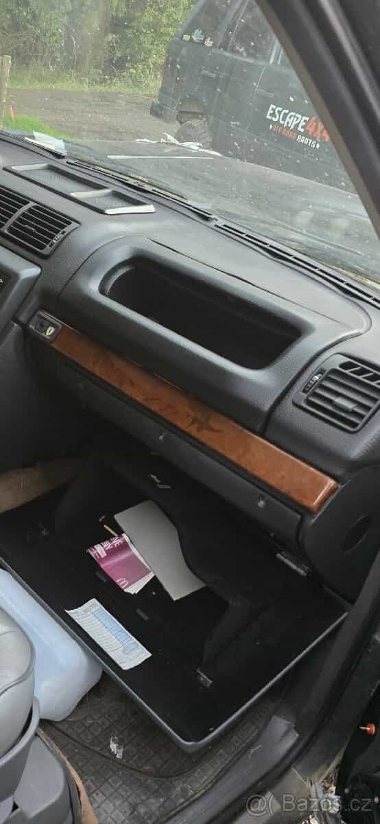 Range rover p38 schránka místo airbagu