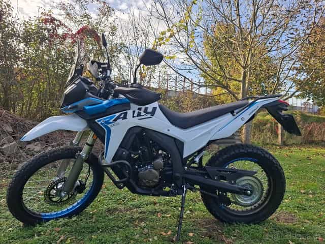 Voge 300 RALLY - jako nová - 650Km