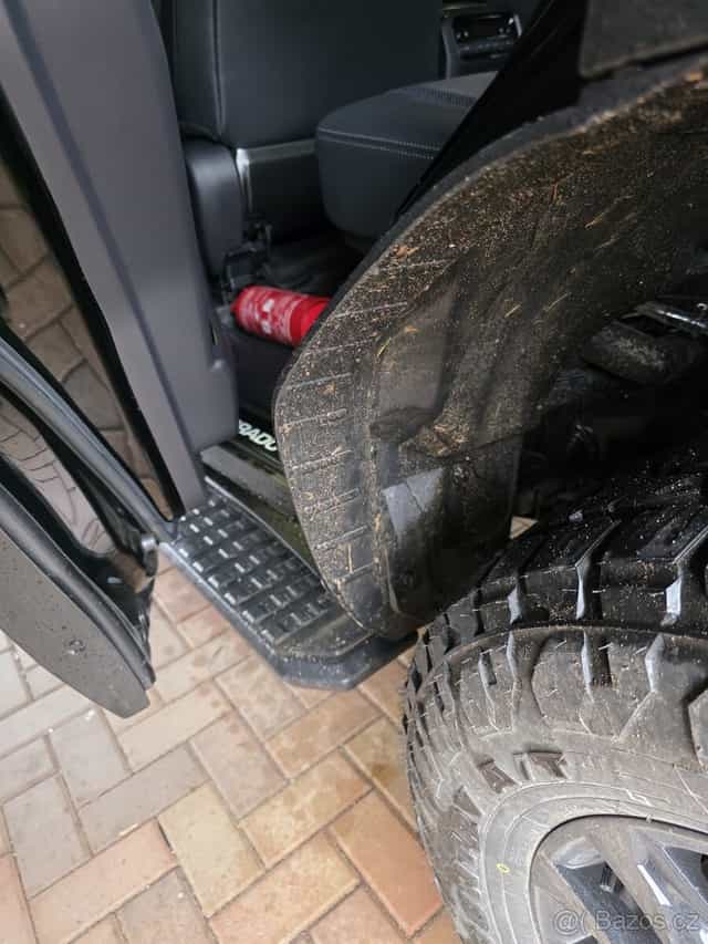 Toyota Land Cruiser  250 zadní nadkolí