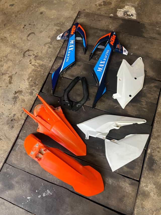 Přebytek náhradní díly KTM exc 300 tpi