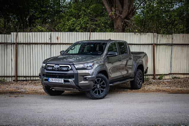 Toyota Hilux 2.8 D 150kW Invincible 1. majiteľ v záruke