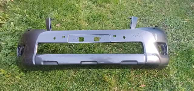 Přední nárazník Toyota LAND Cruiser