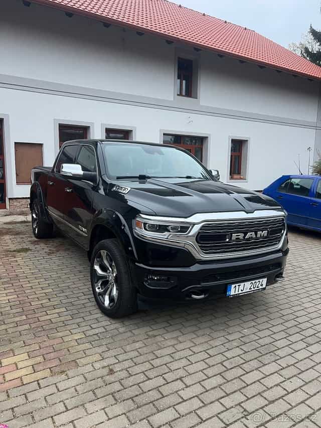 RAM 1500 Limited 5.7 HEMI V8 LPG 4x4 | PANORAMA | 22” KOLA |