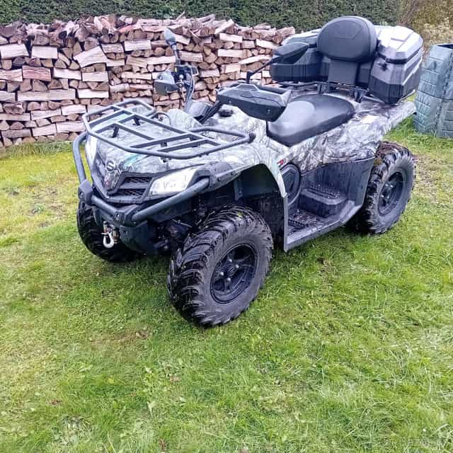 CF Moto i s vozíkem