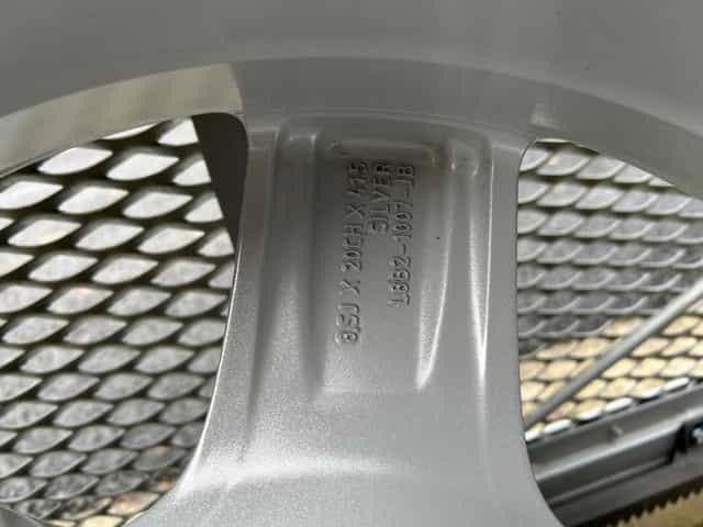 Originál Alu kolo Land Rover / Defender R20 - 255/60/20