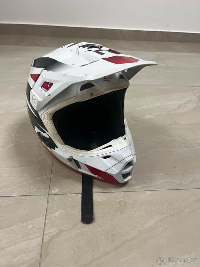 Motocross helma Fox velikosti L 53-60cm