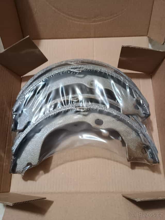 Jeep Wrangler JK brzdové čelisti