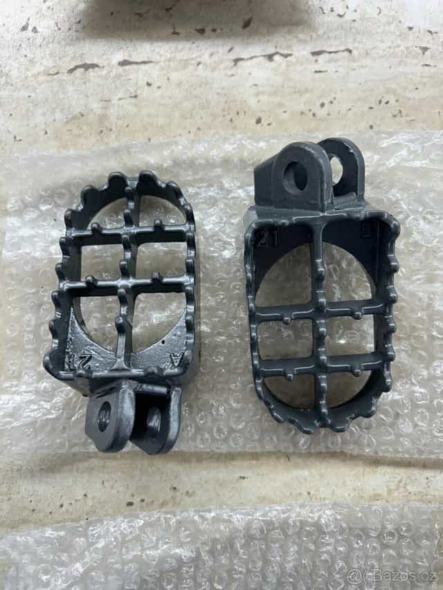 Suzuki DRZ 400 široké stupačky - nové