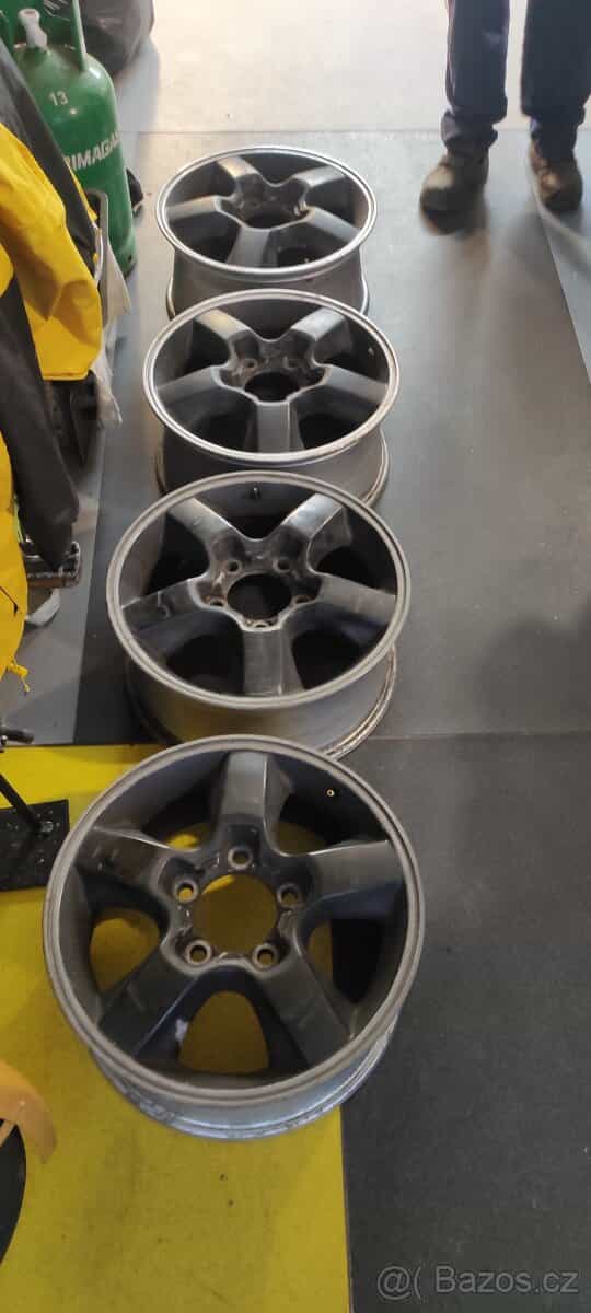 Toyota Land Cruiser alu s pneu