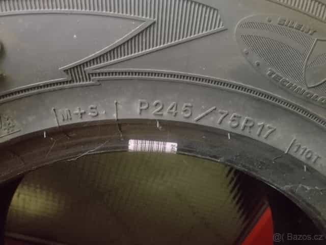 Pneu GOODYEAR WRANGLER 245/75 R17