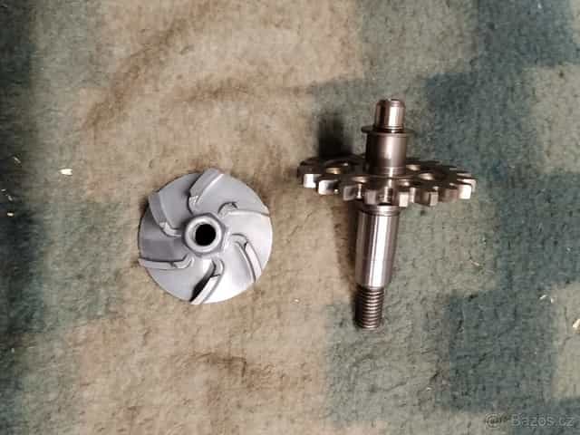 Prodám vodní pumpu Yamaha YZF250