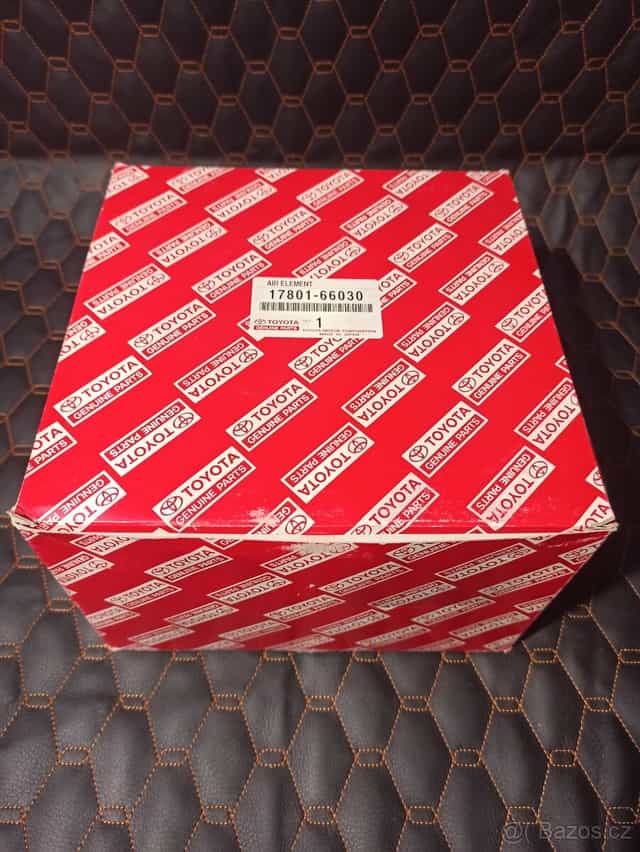 Vzduchový filtr OEM Toyota Land Cruiser 80