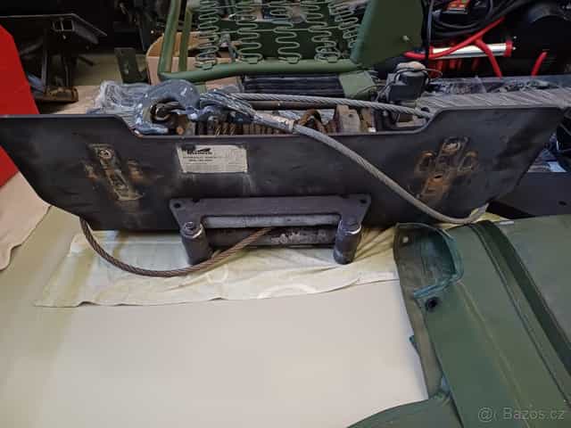 HMMWV - hydraulický naviják