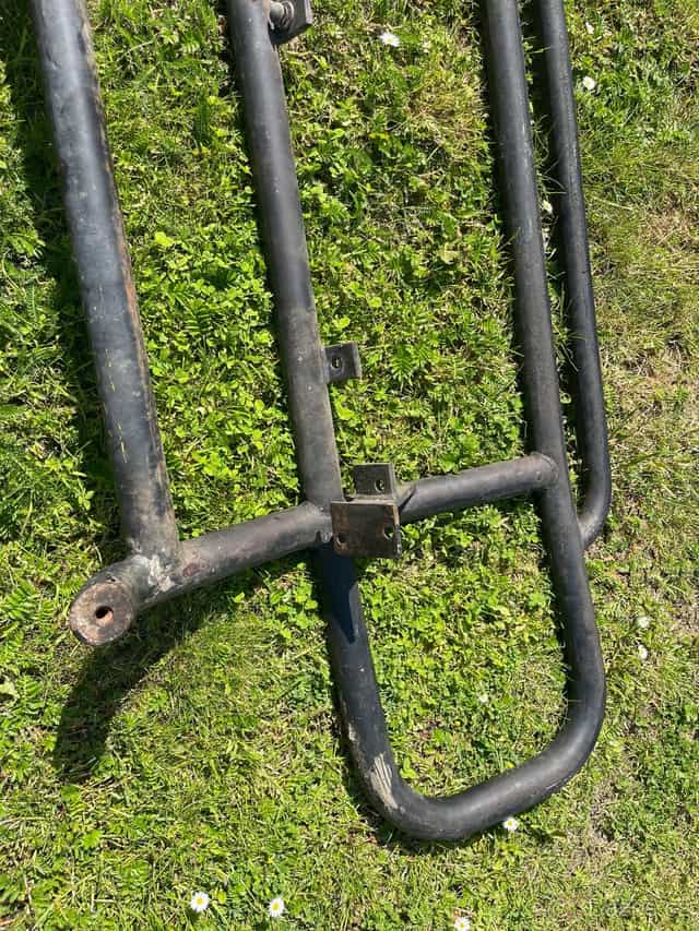 Prodám přední nárazník na Suzuki samurai