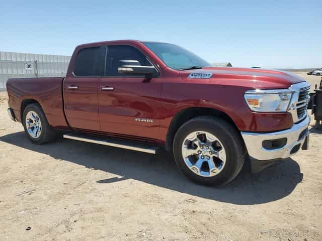 Dodge RAM 1500 Bighorn Lonestar  z roku 2019 (111.507 km)