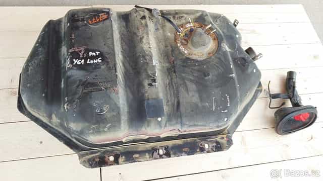 Nissan Patrol Y61 -  Nádrž paliva Wagoon