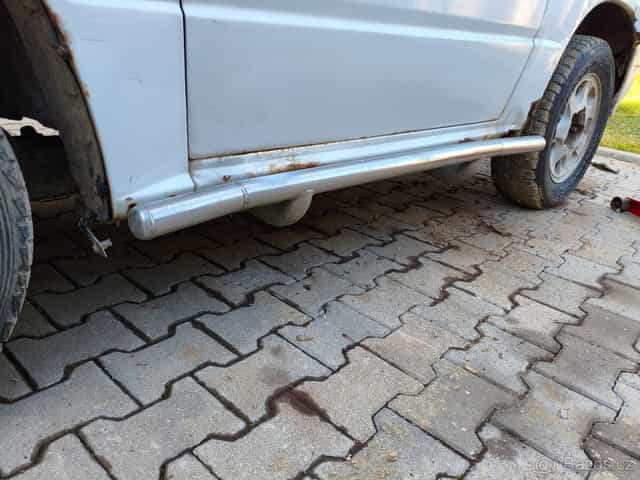 Suzuki vitara rok 1994 Boční nášlapy