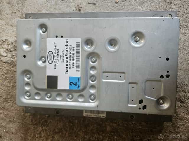 Zesilovač Harman kardon pro range rover