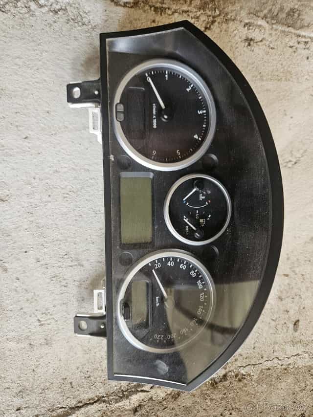 Tachometr range rover sport