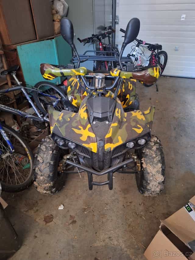 Prodám dětskou čtyřkolku aku