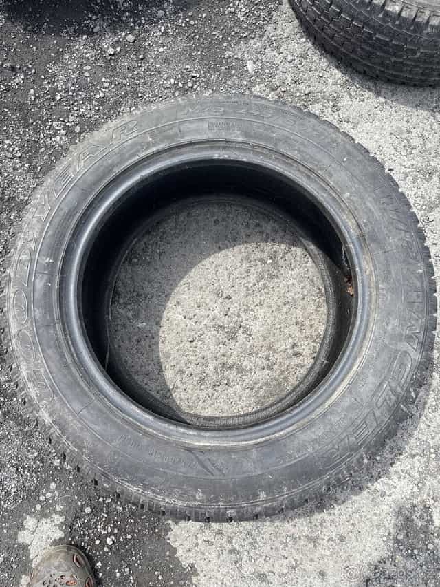 1 ks 245/60R18 nova Goodyear Wrangler