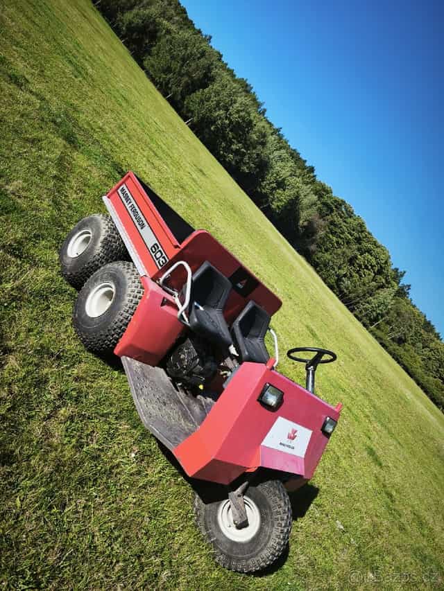 Pěti kolka John Deere AMT 626