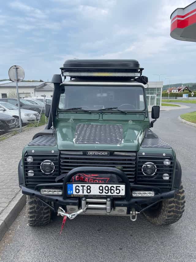Land Rover Defender 110