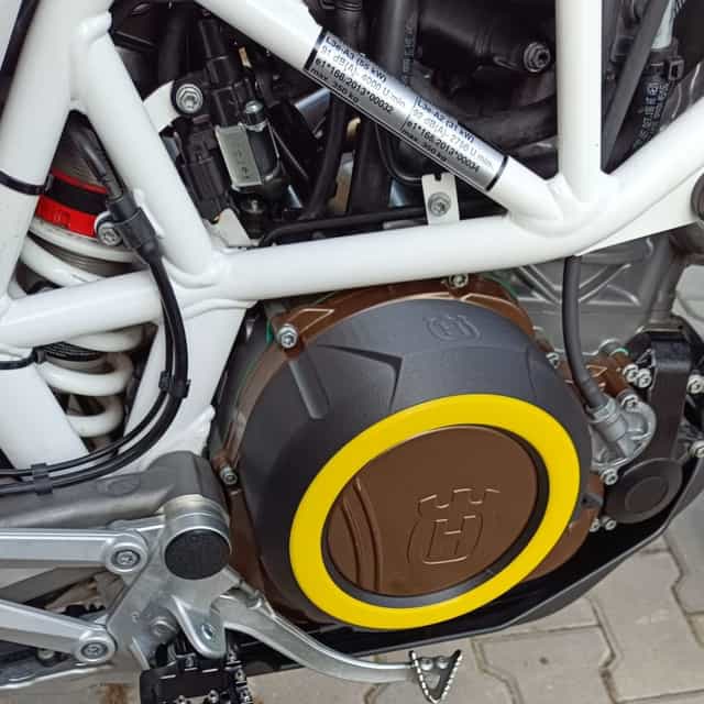 Ochrana krytu spojky KTM 690, Husqvarna 701, GasGas 700 /Lc4