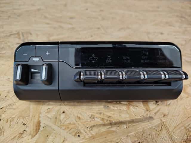 Přepínací panel RAM 1500 5.gen.