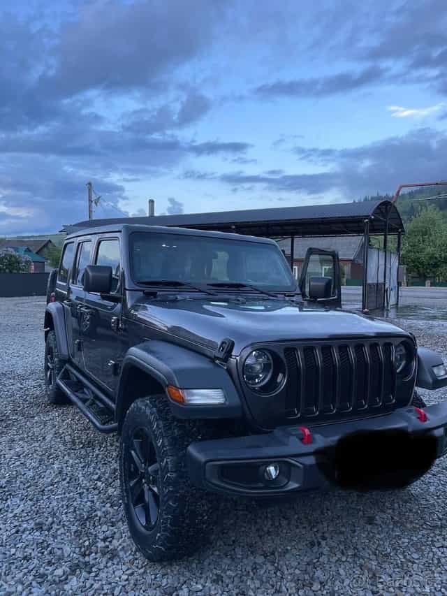 Jeep Wrangler sahara sport 2.0