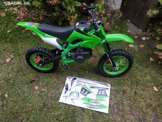 Nová benzínová dětská minikroska zelená 49ccm 10"kola