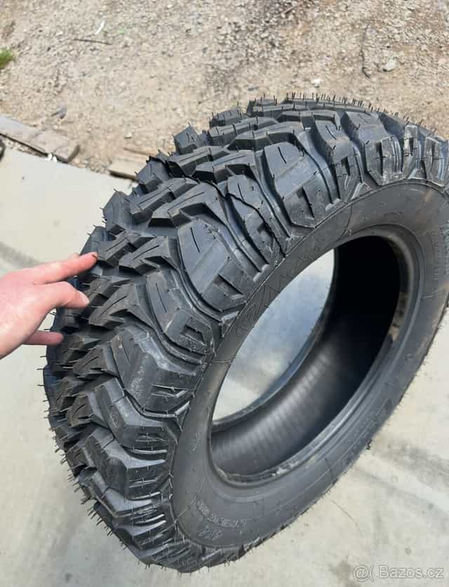 215/65 R16 VIPER EQUIPE
