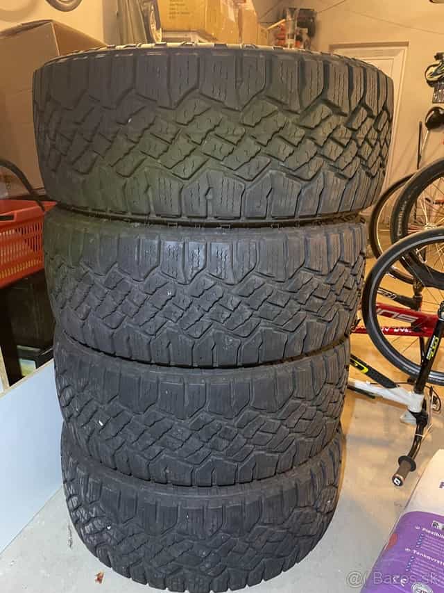 GOOD YEAR WRANGLER DURATRAC 255/55 R19