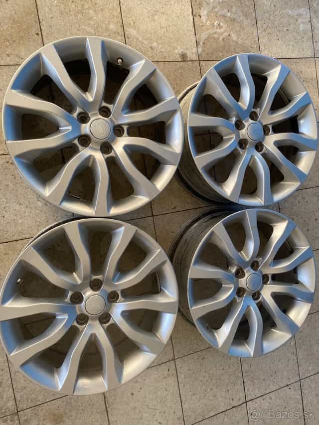 Land Rover 20” (DK62-1007-DB) Silver