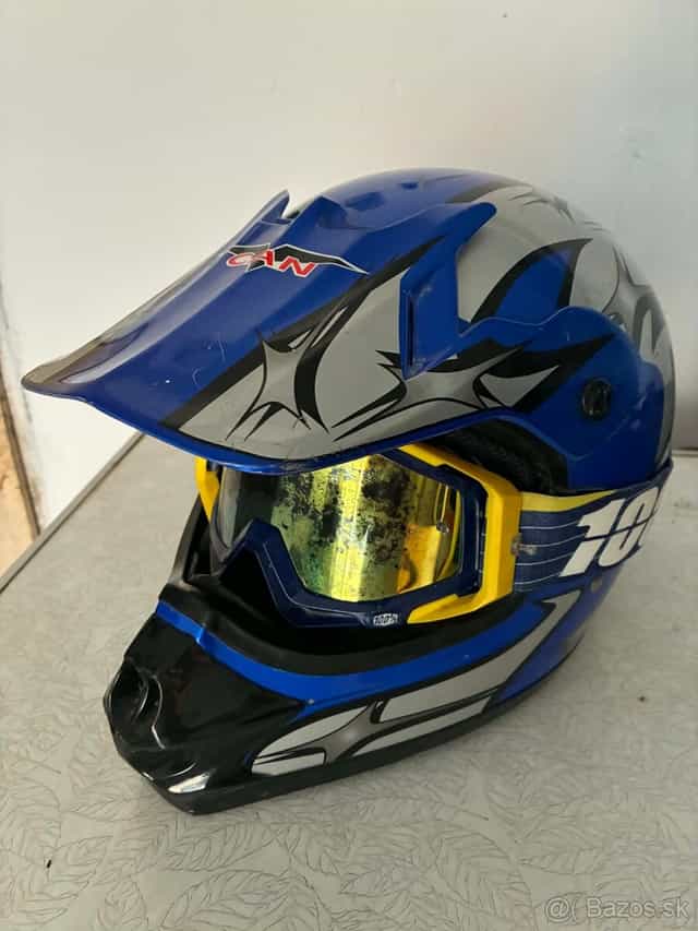 Motokrosová výstroj