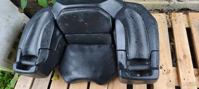 Zadný kufor na štvorkolku