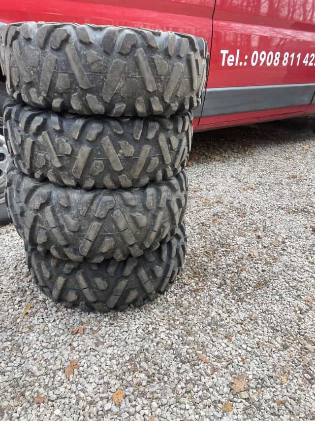 Predam pneu 26x8-14 a 26x10-14