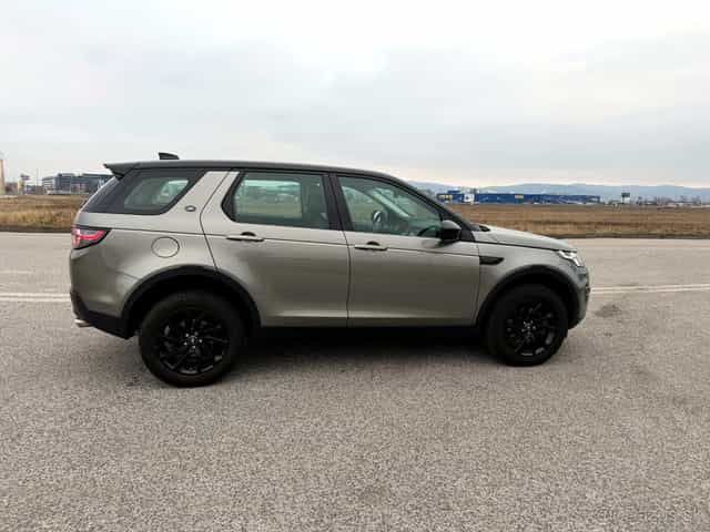Land Rover Discovery 2.0L TD4 SE AWD AT 132kW180HP A8