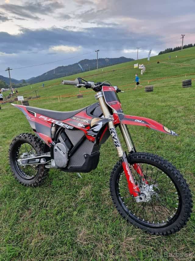 Stark Varg MX  80 koní , šedá future jazdená